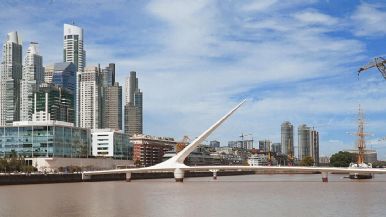 Foto iliustrativa de  Quitan subsidios a más de 3.500 usuarios de Puerto Madero y countries