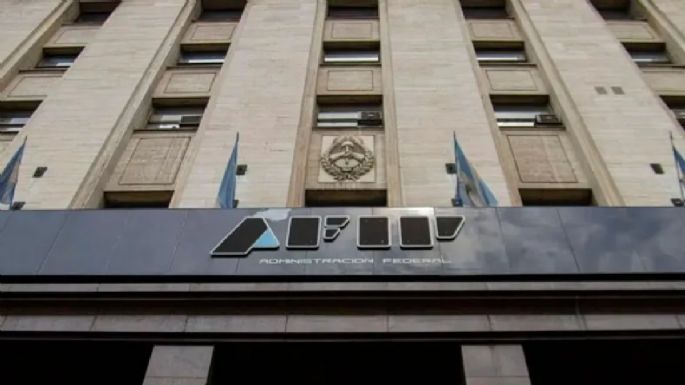 El titular de la DGI, Andrés Vázquez, logró sacar al fiscal que investigaba sus propiedades en Miami