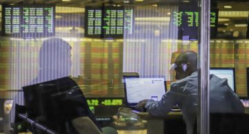 Las acciones cerraron en alza, pero el Riesgo País superó de 900 puntos