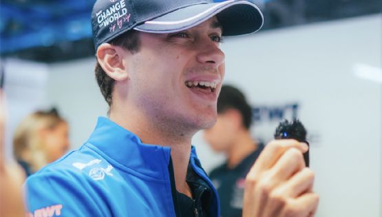 Colapinto a los besos con un uruguaya en México