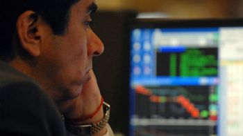 Cayeron las acciones y subió el Riesgo País 