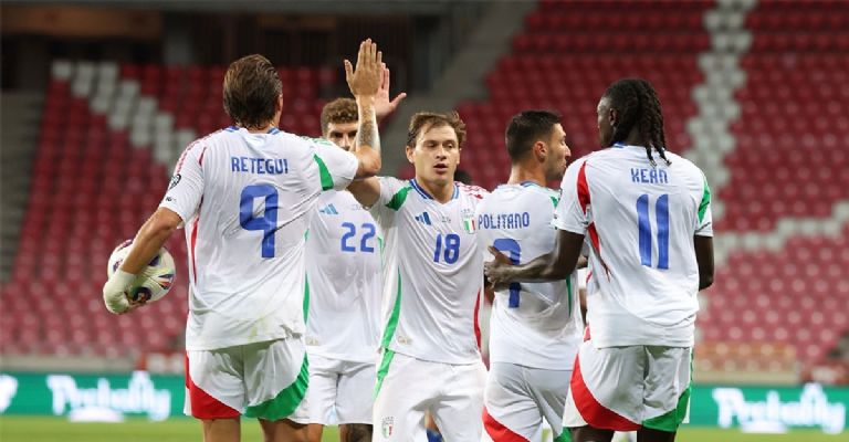Mateo Retegui dio 3 asistencias en el partido de Italia.
