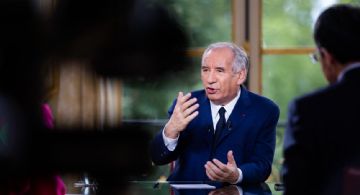 El primer ministro francés presentó su renuncia tras el revés del Parlamento