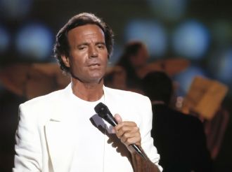 Denunciaron a Julio Iglesias por agresiones sexuales y abuso de poder