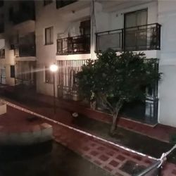 Entró a robar una casa y tiró a la víctima por el balcón