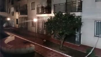 Entró a robar una casa y tiró a la víctima por el balcón