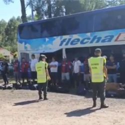 Encontraron drogas y un arma cargada en un colectivo con hinchas de San Lorenzo