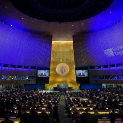 Al igual que Trump, el Gobierno analiza una salida masiva de organismos internacionales