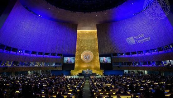 Al igual que Trump, el Gobierno analiza una salida masiva de organismos internacionales