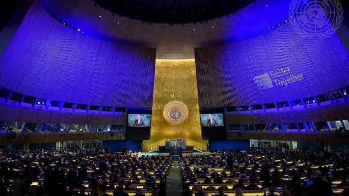 Al igual que Trump, el Gobierno analiza una salida masiva de organismos internacionales