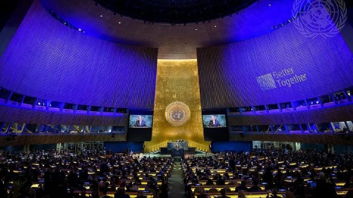 Al igual que Trump, el Gobierno analiza una salida masiva de organismos internacionales