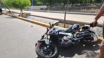 Un motociclista murió tras un violento accidente en la costanera 