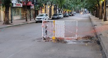 Alerta por un socavón en Ciudad: vecinos piden la reparación urgente