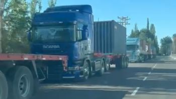 El nuevo asfalto de la calle Terrada fue "estrenado" por un bloqueo de camiones