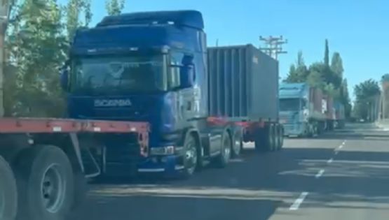 El nuevo asfalto de la calle Terrada fue "estrenado" por un bloqueo de camiones