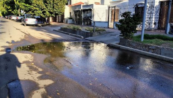 Reclamo: la "pileta pública" que se abrió en una calle de Guaymallén
