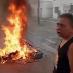 Arde Guaymallén: vecinos del Callejón Antonelli cortan el tránsito y exigen seguridad al Intendente