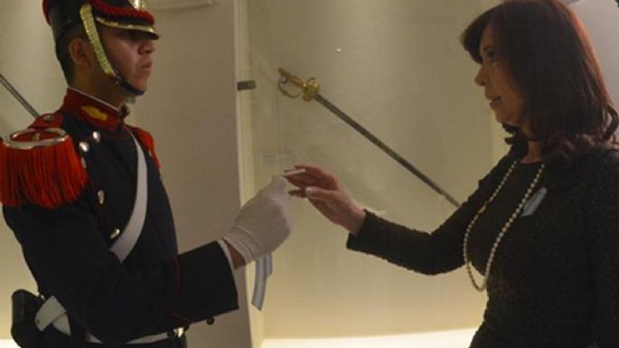 Milei, el sable de San Martín y el nacionalismo popular