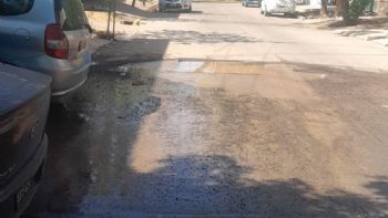 Vecinos de Guaymallén reclaman por una pérdida de agua que lleva varios días