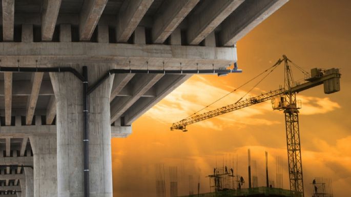 Para llegar al superávit, el Gobierno recortó más obra pública y subsidios