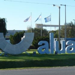 Más problemas para el dueño de Fate, levantaron medida antidumping que protegía su fábria Aluar