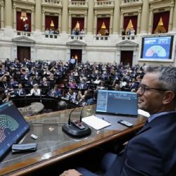 El oficialismo y sus aliados aprobaron la reforma laboral y vuelve con cambios al Senado