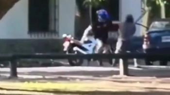 Mató a golpes al conductor de un auto en una discusión de tránsito