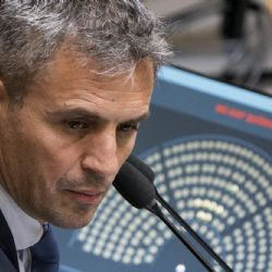 Martín Menem cruzó a Quintela: “Es un mono con un martillo en una cristalería”