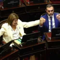 Gracias a la oposición dialoguista el Gobierno logró sancionar la reforma laboral