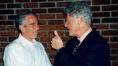 Foto iliustrativa de  Bill Clinton en su declaración sobre su vínculo con Jeffrey Epstein