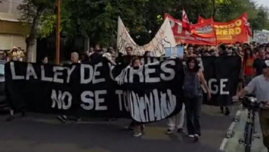 Se registraron incidentes durante la protesta contra la Ley de Glaciares en Mendoza