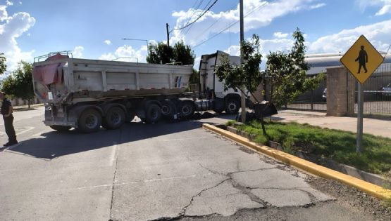 Un motociclista murió al chocar con un camión en el carril Rodríguez Peña 