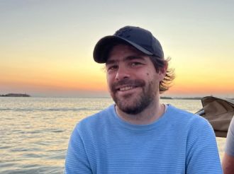 Tras ser operado de urgencia, Peter Lanzani habló de su salud y publicó una sugestiva foto