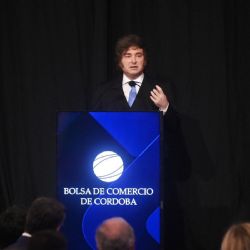 Milei se mostró con Adorni y dijo que en agosto “la inflación podría empezar con cero”