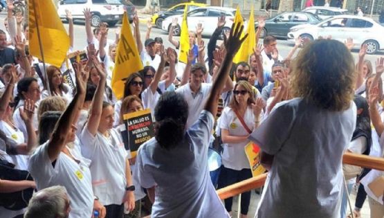 Ampros anunció un plan de lucha y llevó su reclamo contra el Gobierno a la OIT
