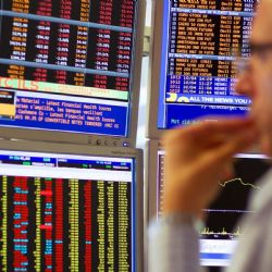 Bolsas de Europa y Asia caen tras escalada en Medio Oriente