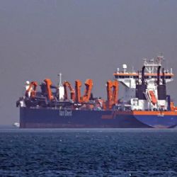 Irán cerró el Estrecho de Ormuz y amenaza con “prender fuego a cualquier barco que intente cruzarlo"