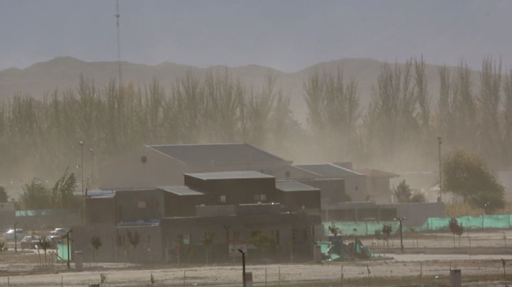 Zonda: Malargüe suspendió las clases en todos los niveles 