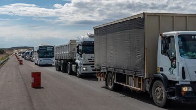 Foto iliustrativa de  Hasta 66 mil camiones al año podrían dejar de pasar por el Paso Cristo Redentor