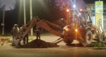 Desesperación, cortes e impotencia: así viven los vecinos inundados por líquidos cloacales