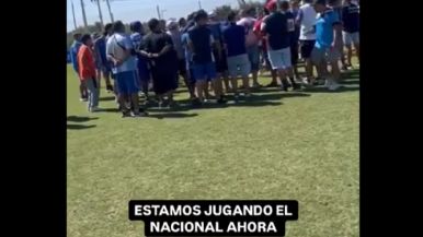 Foto iliustrativa de  Se viralizó un video de la apretada de la barra a los jugadores del Tomba