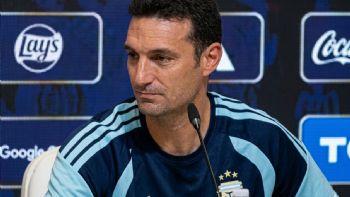 Scaloni se emocionó al hablar de Panichelli y abandonó la conferencia de prensa 