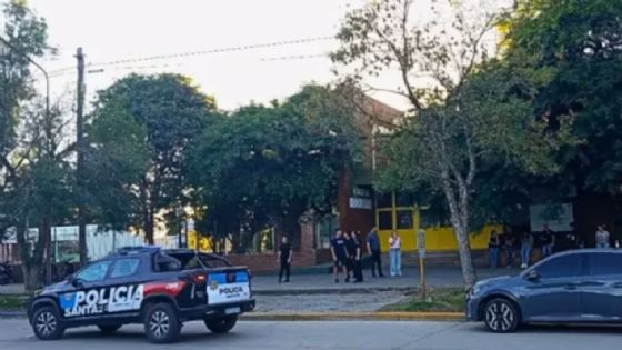 Un alumno fue armado al colegio en Santa Fe y mató a un compañero