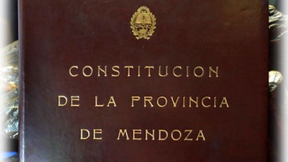 Cornejo encontró la excusa para insistir con la reforma de la Constitución