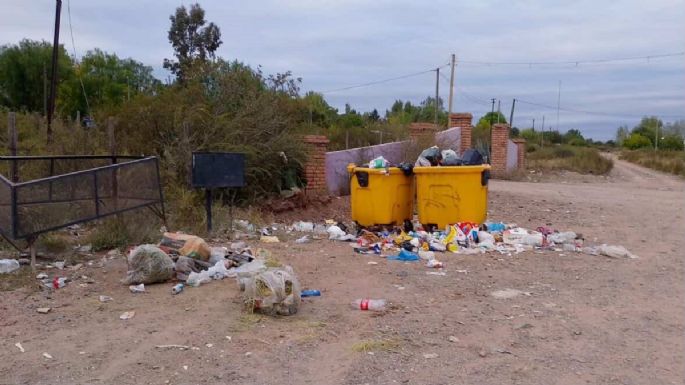 Basura desparramada: vecinos de Luján y de Ciudad piden más contenedores de basura