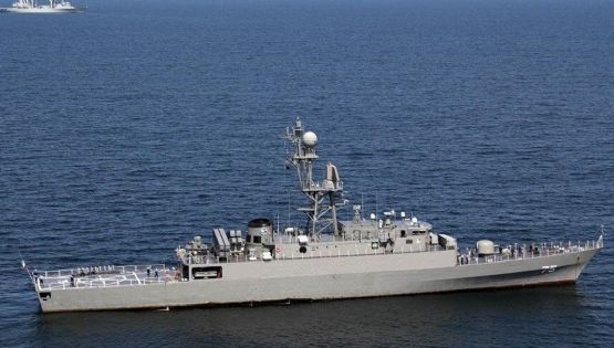 Estados Unidos hundió un buque iraní con 180 tripulantes 