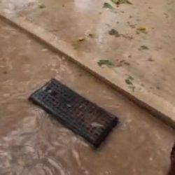 Video: la tormenta “borró” las calles y las veredas en el carril Urquiza