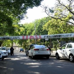 Encontraron a una bebé muerta en una obra en construcción y acusan de homicidio su madre