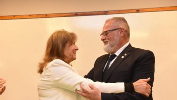 El compañero de fórmula de Esther Sánchez fue denunciado por presunto abuso de poder