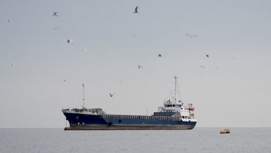 Cerca de 20.000 marineros atrapados por el cierre del estrecho de Ormuz